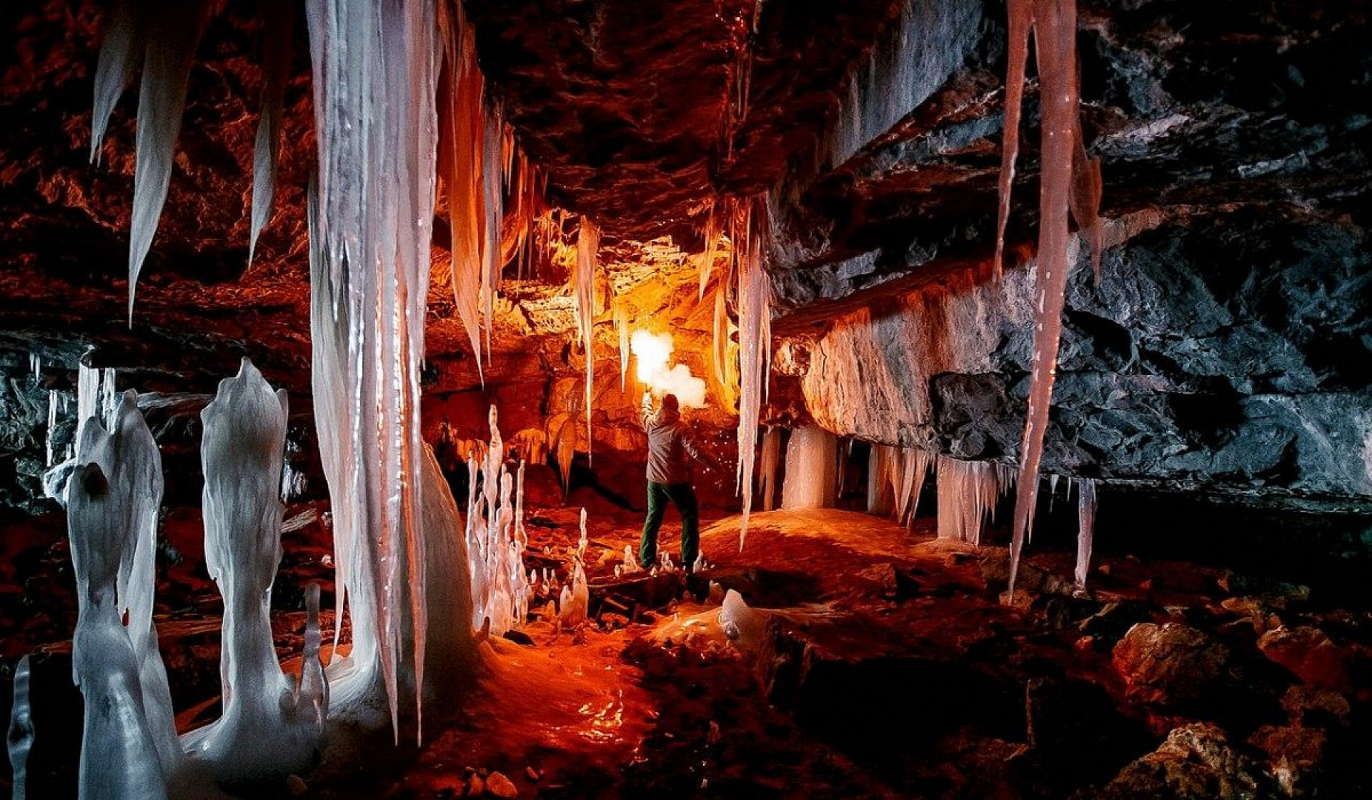 Azas cave. Пещера Азасская Горная Шория. Азасская пещера Кузбасс. 7 Чудес Кузбасса Азасская пещера. Усть-Кабырза Азасская пещера.